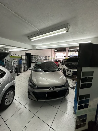 Interior da Thunder Som com veículo Hyundai