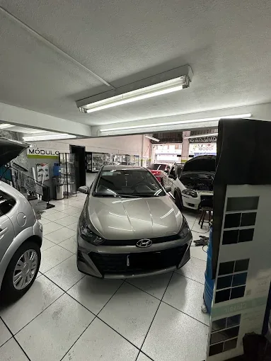 Interior da Thunder Som com veículo Hyundai